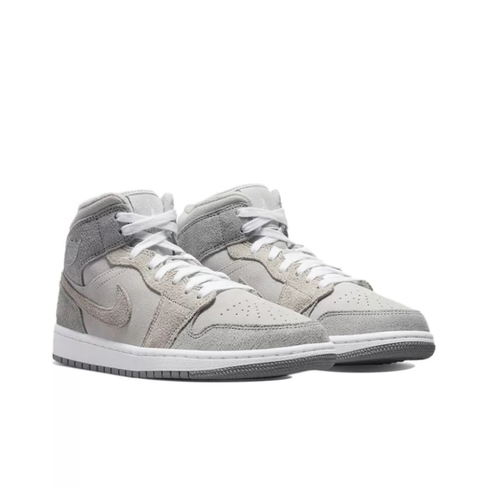 NEW Womens Jordan 1 SE “Particle Grey” Size 11 /9.5 Men